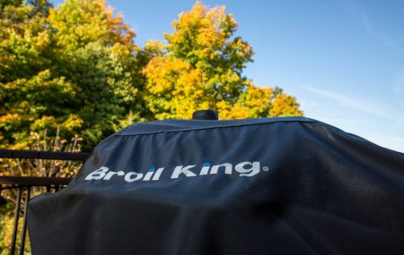 Ochrona grilla z Broil King – jaka jest różnica między pokrowcami Select a Premium?